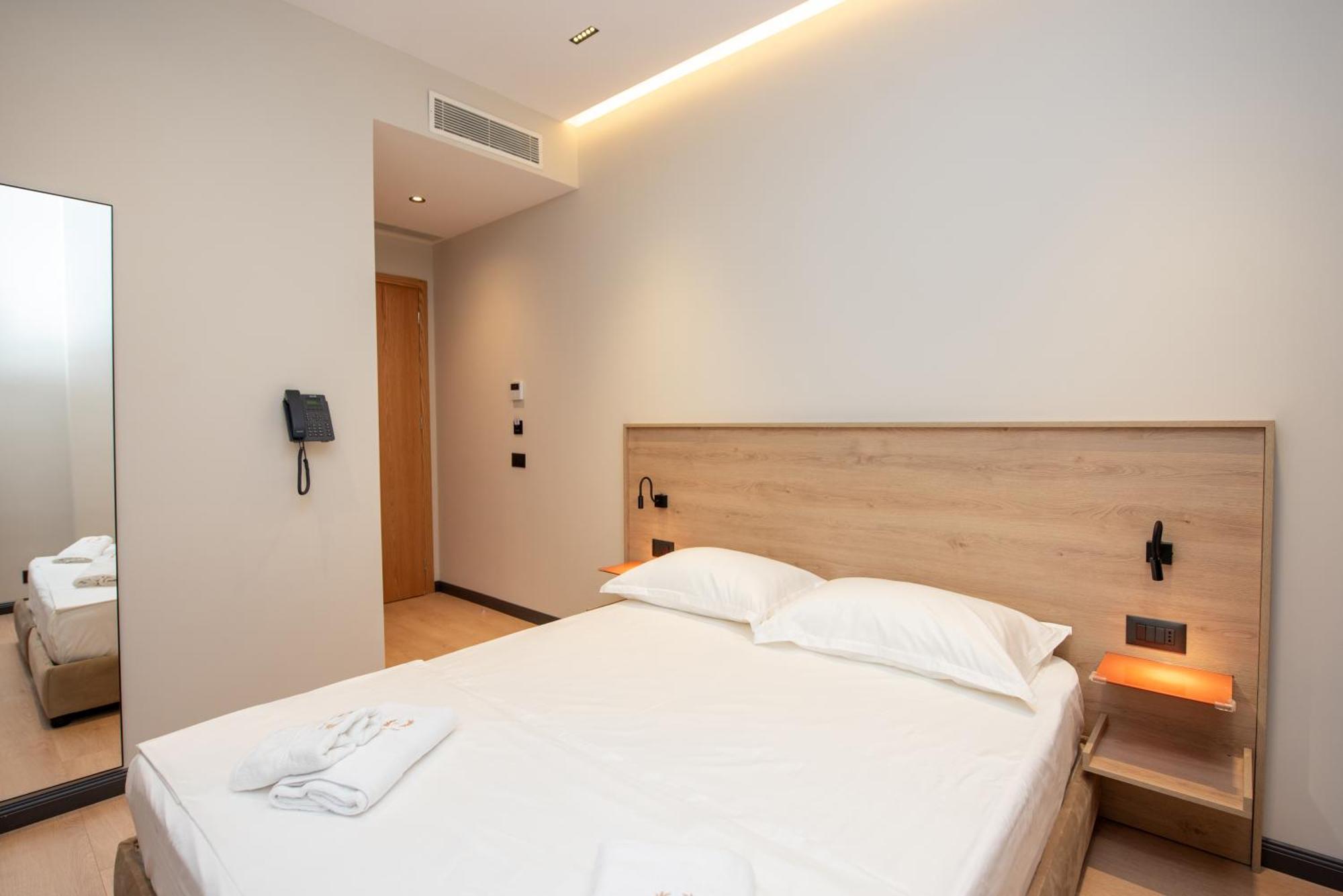 Calma Boutique Hotel Vlore Ngoại thất bức ảnh