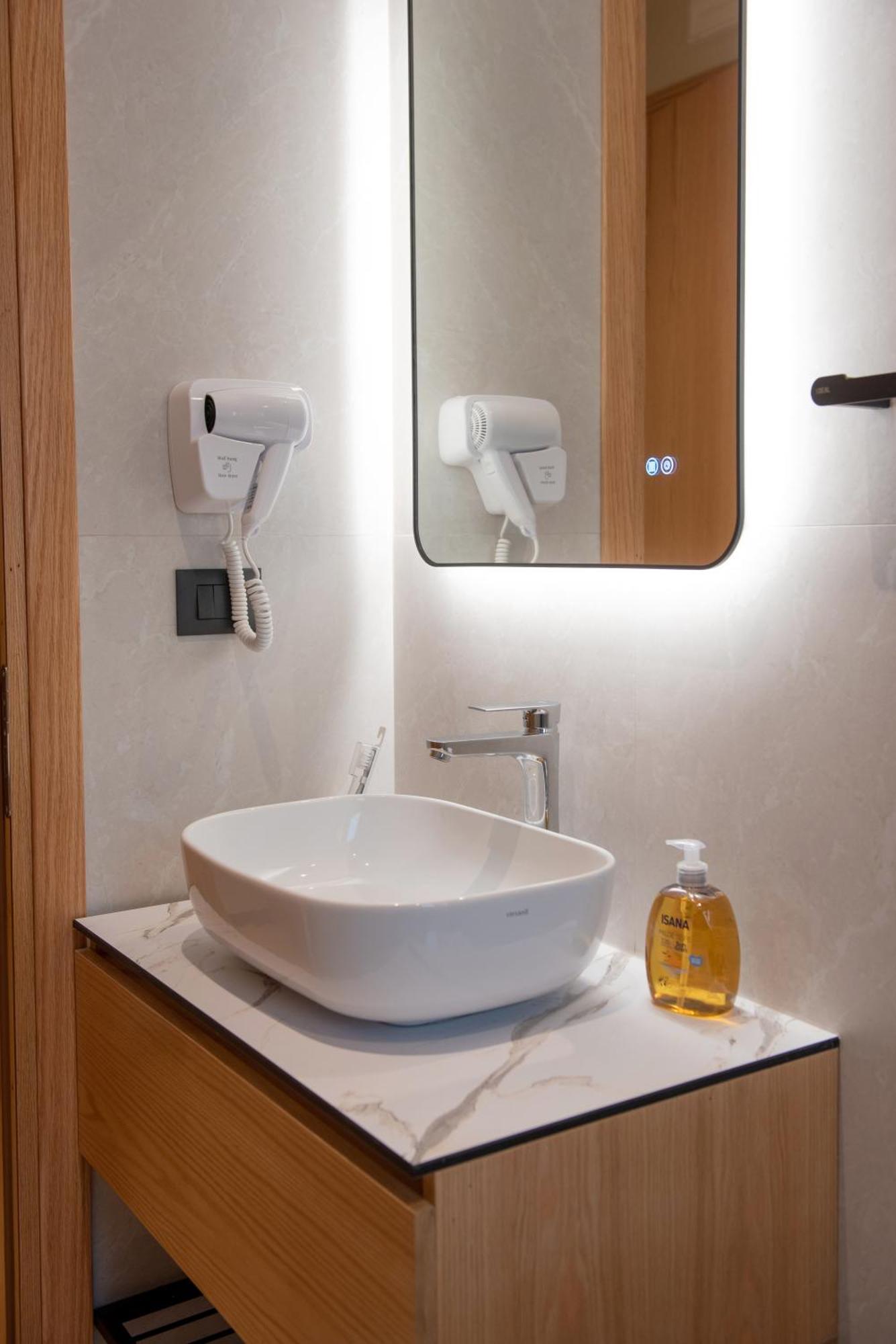 Calma Boutique Hotel Vlore Ngoại thất bức ảnh